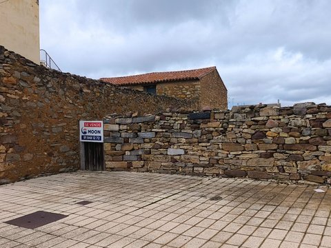 First photo of the property
