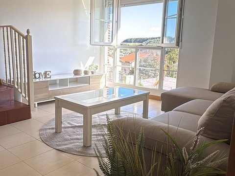 First photo of the property