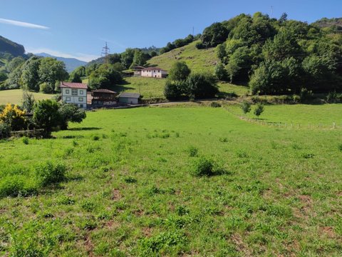 First photo of the property
