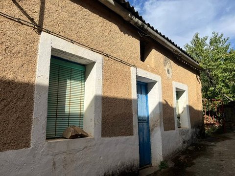 First photo of the property