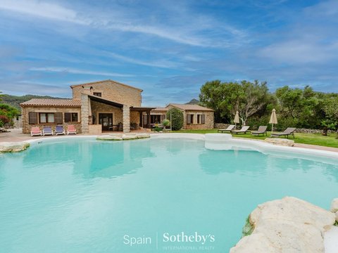 4-bedroom freehold villa in Artà — photo 1 of 5