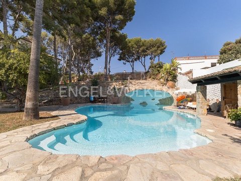 First photo of the property