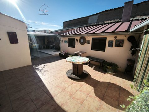 First photo of the property