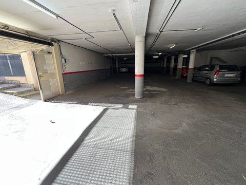First photo of the property