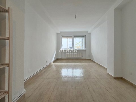 First photo of the property