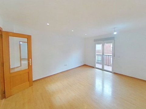 First photo of the property