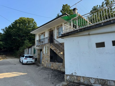 First photo of the property