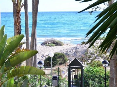 First photo of the property