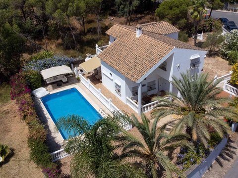 First photo of the property