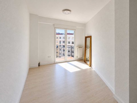 First photo of the property