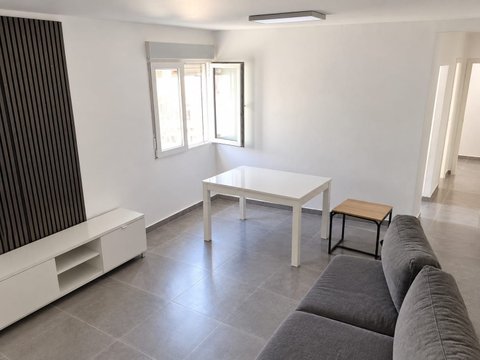 First photo of the property