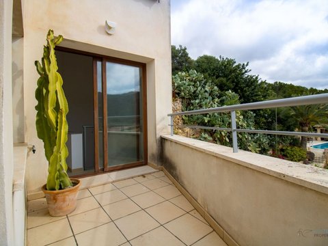 2-bedroom freehold villa in Andratx — photo 1 of 5