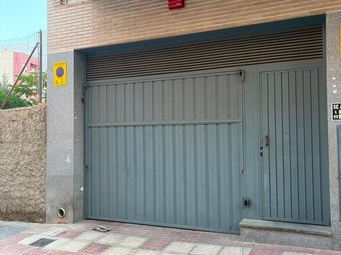 First photo of the property