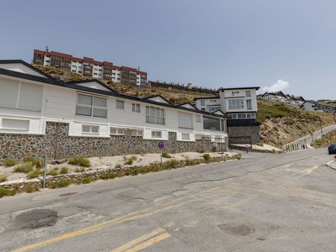 First photo of the property