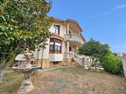 First photo of the property