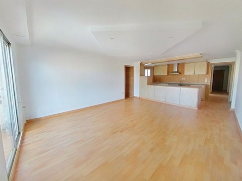 First photo of the property