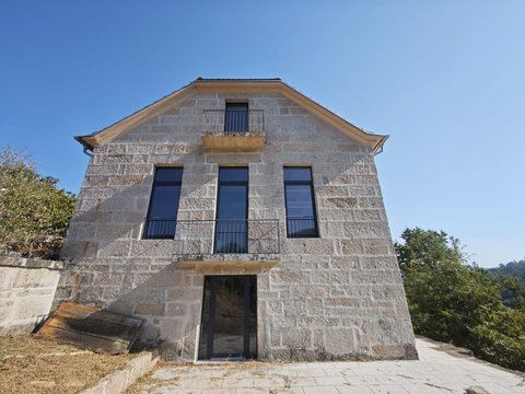 First photo of the property