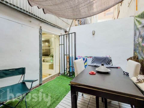 First photo of the property