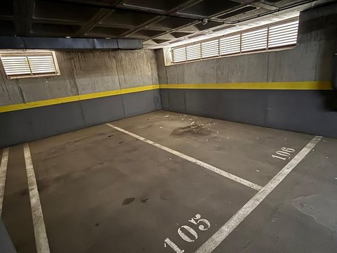 Перша фотографія об’єкта нерухомості