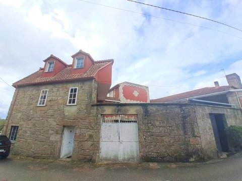 First photo of the property