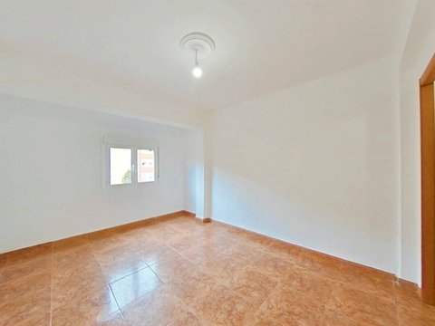 First photo of the property