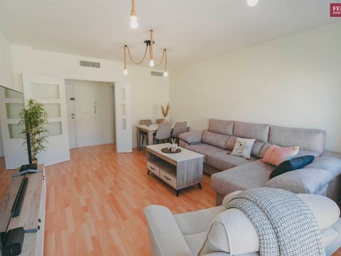 First photo of the property
