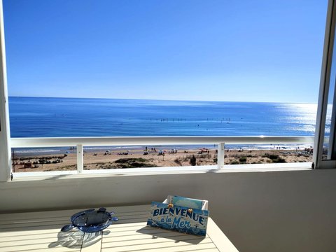 First photo of the property