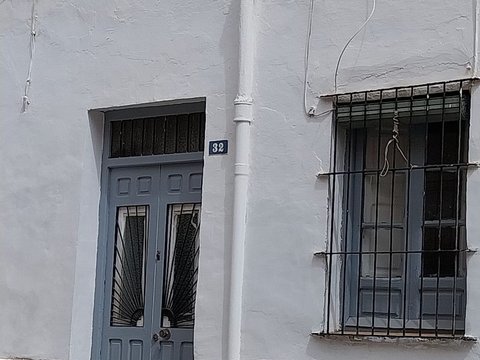 First photo of the property