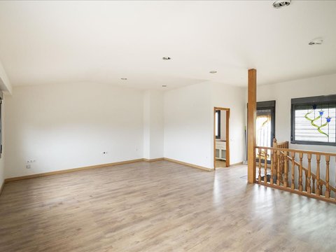 First photo of the property
