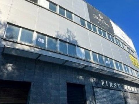 First photo of the property