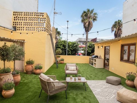 6-bedroom freehold villa in Las Palmas de Gran Canaria — photo 1 of 5
