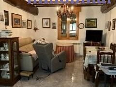 First photo of the property