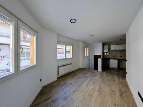First photo of the property