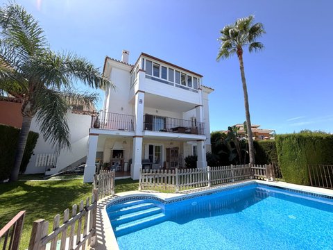 4-bedroom freehold villa in Mijas — photo 1 of 1