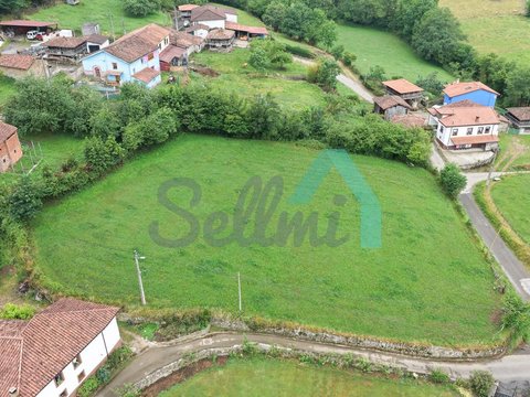 First photo of the property