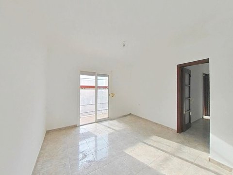 First photo of the property