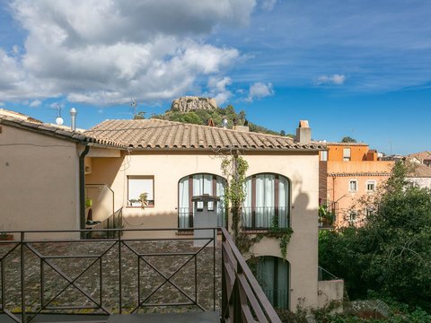 2-bedroom freehold villa in Begur — photo 1 of 1