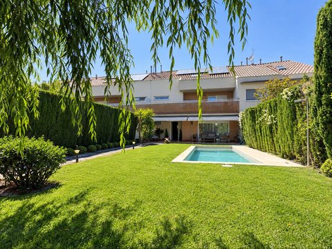 First photo of the property