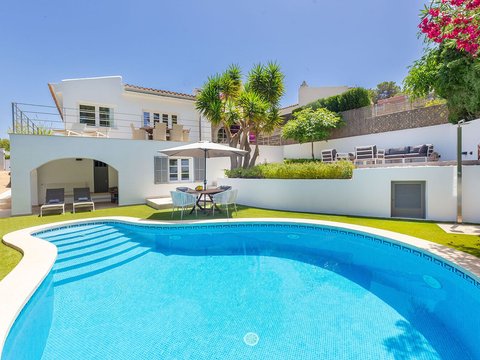 3-bedroom freehold villa in Calvià — photo 1 of 5