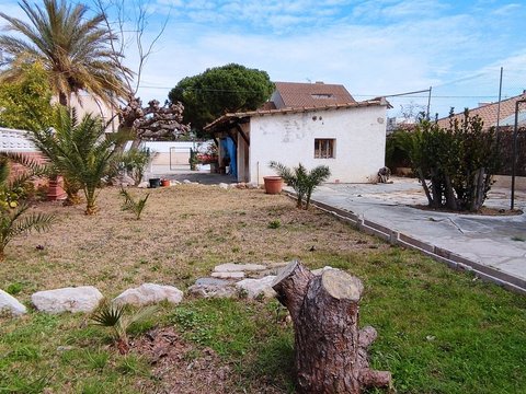 First photo of the property