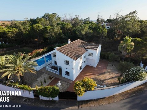 First photo of the property
