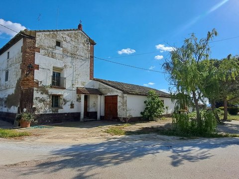 First photo of the property