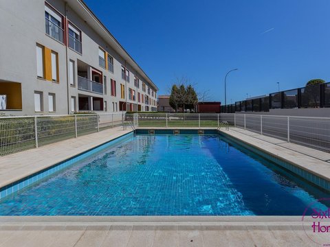 First photo of the property