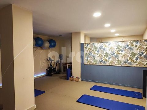 First photo of the property