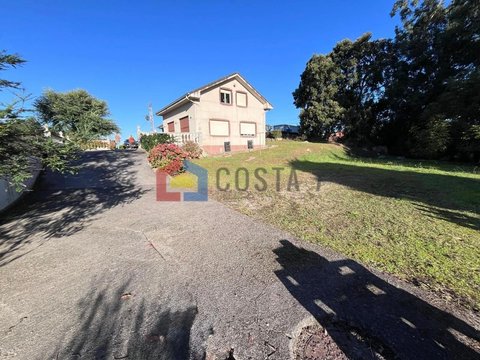 First photo of the property
