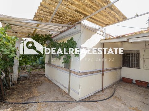 First photo of the property