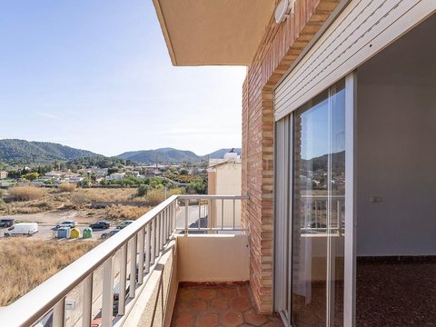 First photo of the property