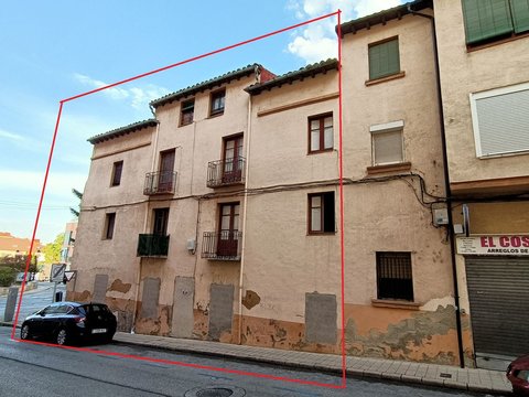 First photo of the property