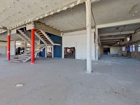 First photo of the property