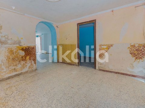 First photo of the property